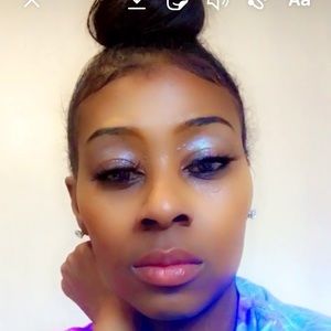 Meet your Posher, Lakita